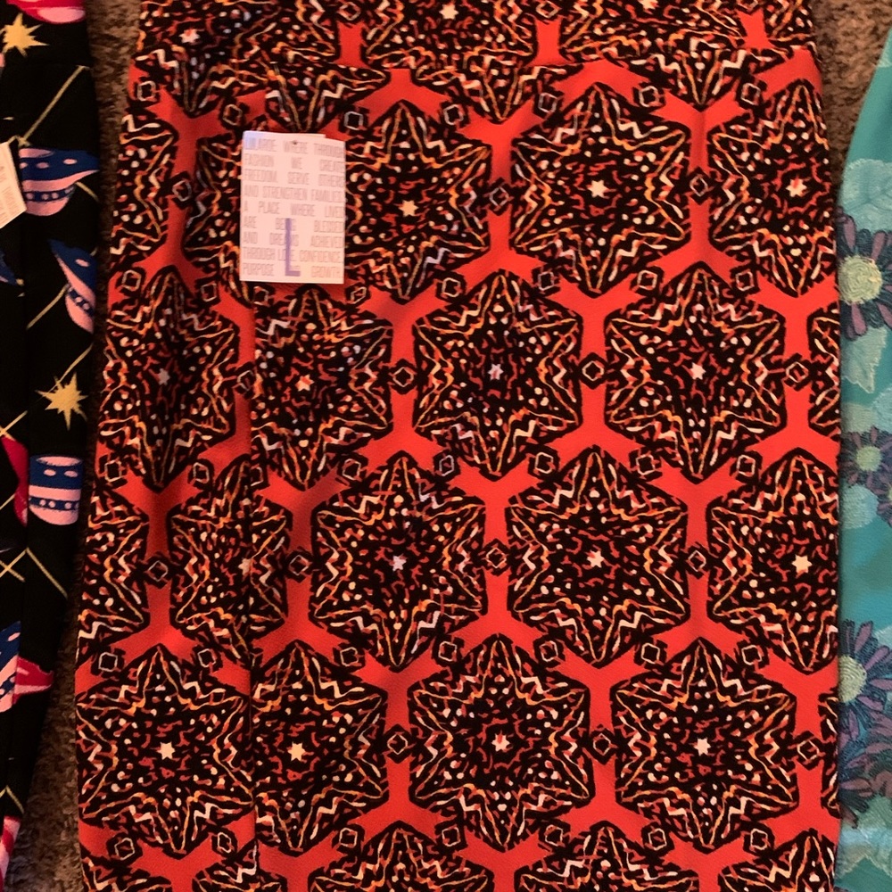 Lularoe Cassie. Large.